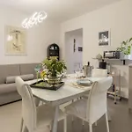 Apartment Valley House